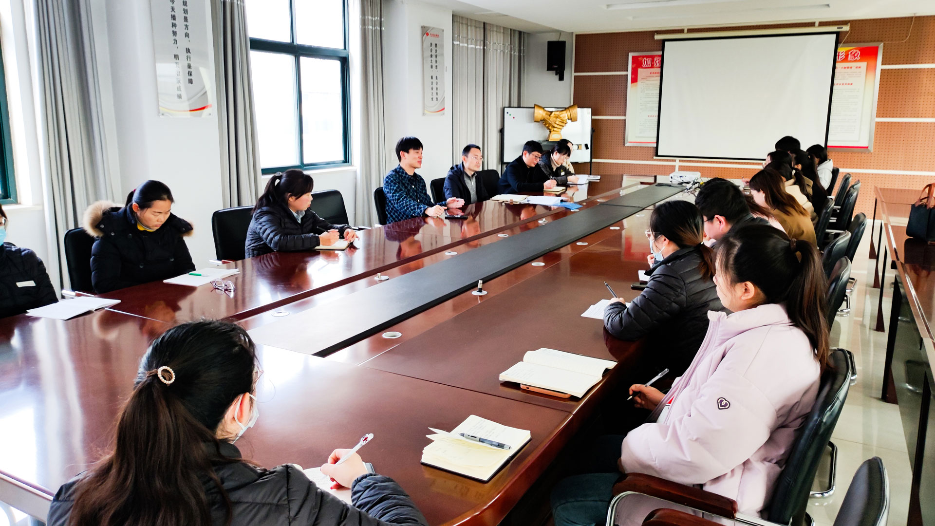 1646380470591177.jpg 落實會議精神-(1).jpg